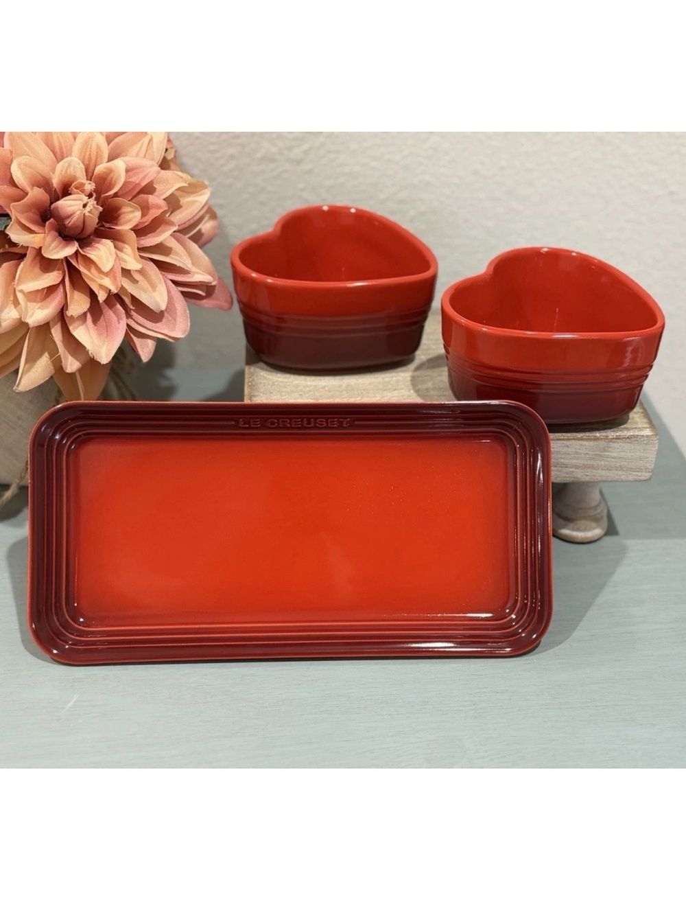 Le Creuset Stoneware CERISE Leger Rectangular Plate 25cm & 2 Heart
300ml Rameken